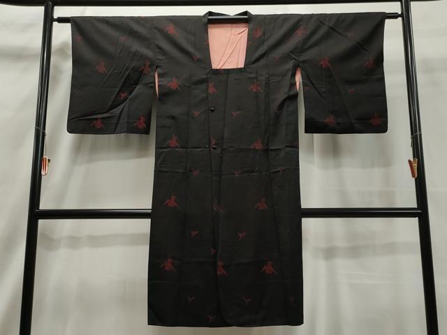 平和屋着物▽道行コート 単衣 折り鶴 黒地 ロング丈 正絹 逸品 CAAT5868id