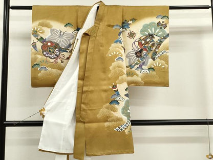平和屋着物[]お宮参り　男の子　祝着　産着　初着　のしめ　刺繍　龍　兜　吉祥松文　金彩　逸品　CAAT6129ze