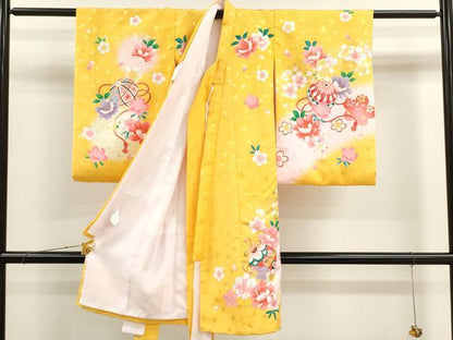 平和屋着物[]お宮参り　女の子　祝着　産着　初着　のしめ　鞠草花文　金彩　洗える着物　CAAT6197ze