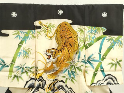 平和屋着物[]お宮参り　男の子　祝着　産着　初着　のしめ　刺繍　虎　笹竹文　金彩　逸品　CAAT6343ze