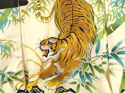 平和屋着物[]お宮参り　男の子　祝着　産着　初着　のしめ　刺繍　虎　笹竹文　金彩　逸品　CAAT6343ze