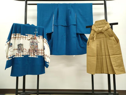 平和屋着物[]七五三　男の子　祝着・羽織・長襦袢・袴セット　駒刺繍　鉾　御所車　洗える着物　CAAT6386ze
