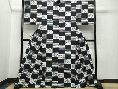 平和屋着物●上質な紬 ひな祭り 鯉のぼり 黒地 正絹 逸品 CAAT6822vf