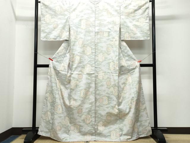 平和屋着物●本場大島紬 白大島 7マルキ 吉祥亀甲文 反端付き 正絹 逸品 CAAT6948vf