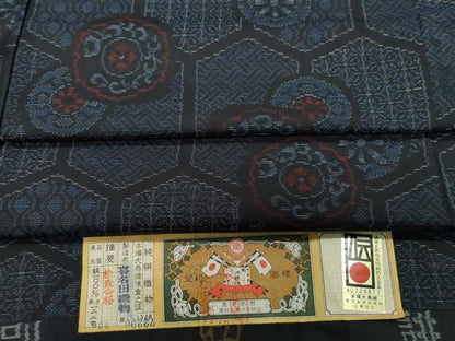 平和屋着物●本場大島紬 亀甲花丸文 喜名田織物謹製 証紙付き 正絹 逸品 CAAT7055vf