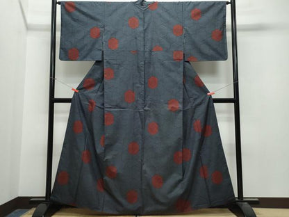 平和屋着物●本場大島紬　7マルキ　泥染め　亀甲花文　証紙付き　正絹　逸品　CAAT7108vf
