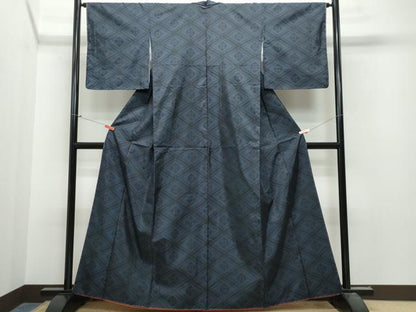 平和屋着物●本場大島紬 吉祥菱文 正絹 逸品 未使用 CAAT7161vf