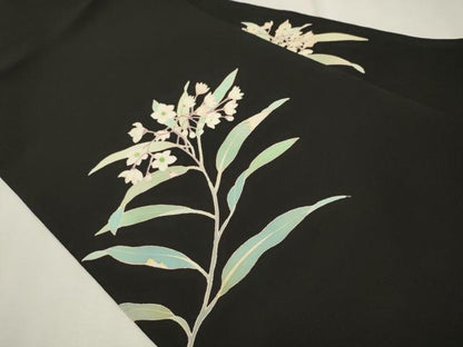 平和屋着物●塩瀬　九寸名古屋帯　友禅　作家物　枝花文　黒地　正絹　逸品　CAAT8040hy