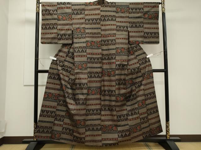平和屋着物▽本場大島紬 単衣 7マルキ 横段更紗花文 正絹 逸品 CAAT9507dy