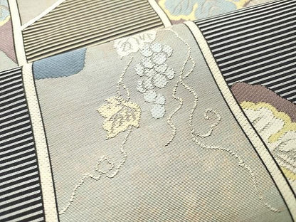 平和屋着物●六通柄袋帯 唐織 葡萄蔦の葉文 金糸 引箔 正絹 逸品 CAAU1153yk
