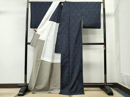 平和屋着物●結城紬　飛び亀甲　100亀甲　変わり七宝花文　背抜き仕立て　正絹　逸品　CAAU1625yc