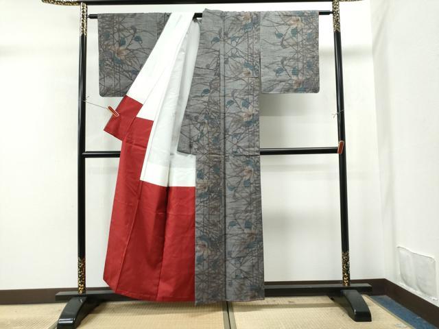 平和屋着物●本場大島紬 7マルキ 草花文 正絹 逸品 CAAU1635yc