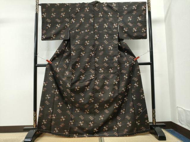 平和屋着物●国指定重要無形文化財　本場久米島紬　手織　正絹　逸品　未使用　CAAU1799yc