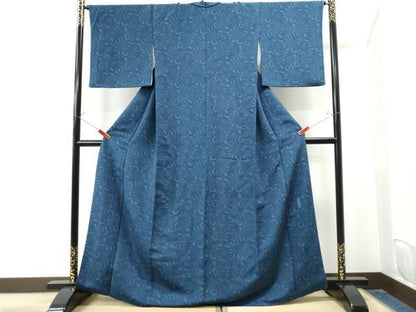 平和屋着物●重要無形文化財　人間国宝　中村勇二郎　江戸小紋　藍　型染め　菊唐草文　鬼しぼ縮緬　正絹　逸品　CAAU1820yc