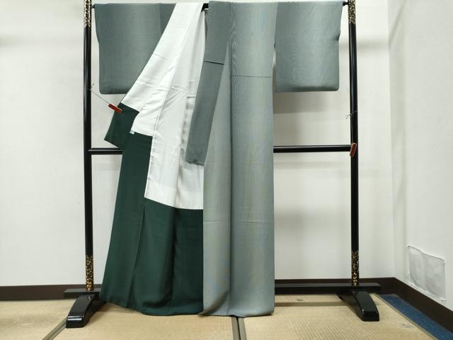 平和屋着物●重要無形文化財・伊勢手彫型本染・細合俊男　江戸小紋　万筋　高麗納戸色×灰黄緑色　正絹　逸品　CAAU1852yc