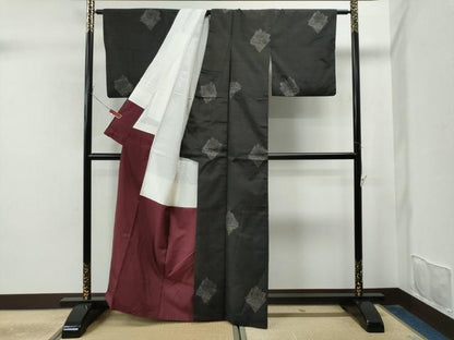 平和屋着物●上質な紬 色紙重ね花文 黒地 正絹 逸品 CAAU1856yc