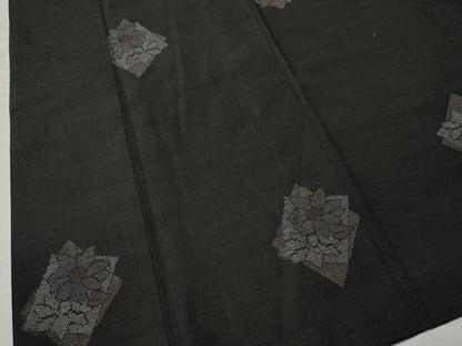平和屋着物●上質な紬 色紙重ね花文 黒地 正絹 逸品 CAAU1856yc