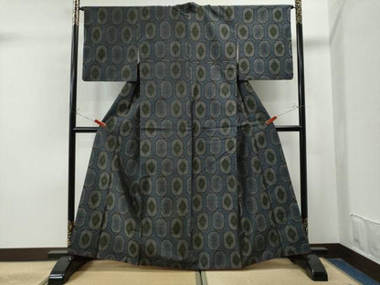 平和屋着物●本場大島紬　吉祥花文　正絹　逸品　CAAU1877yc