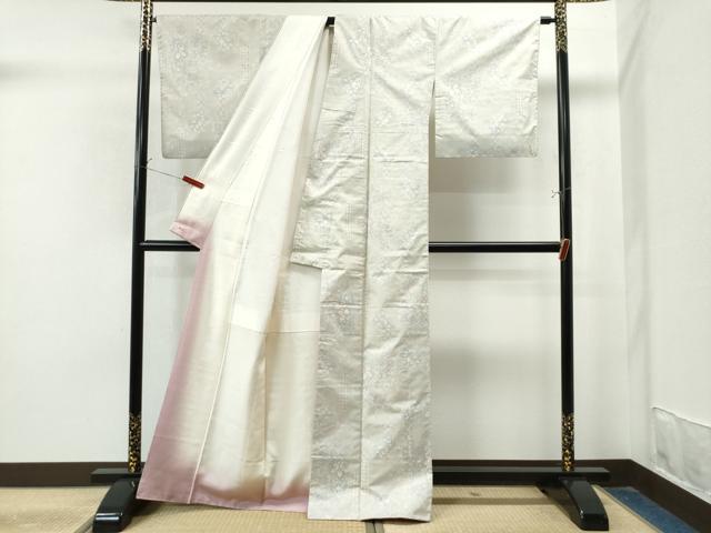 平和屋着物●本場大島紬　白大島　9マルキ　吉祥草花文　恵大島紬織物謹製　証紙付き　正絹　逸品　CAAU1883yc