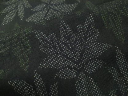 平和屋着物●上質な紬 草花文 黒地 正絹 逸品 CAAU1915yc