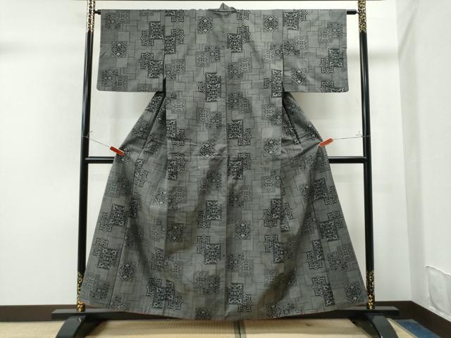 平和屋着物●本場大島紬 7マルキ 色紙吉祥花唐草文 正絹 逸品 CAAU1929yc
