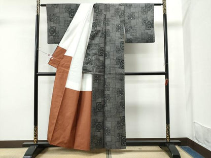 平和屋着物●本場大島紬 7マルキ 色紙吉祥花唐草文 正絹 逸品 CAAU1929yc