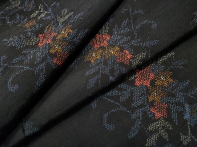 平和屋着物●上質な紬 花唐草文 黒地 正絹 逸品 未使用 CAAU1992yc