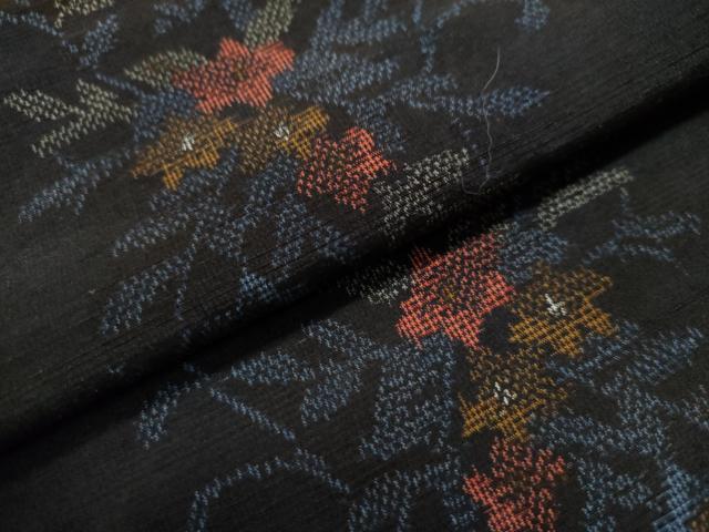 平和屋着物●上質な紬 花唐草文 黒地 正絹 逸品 未使用 CAAU1992yc