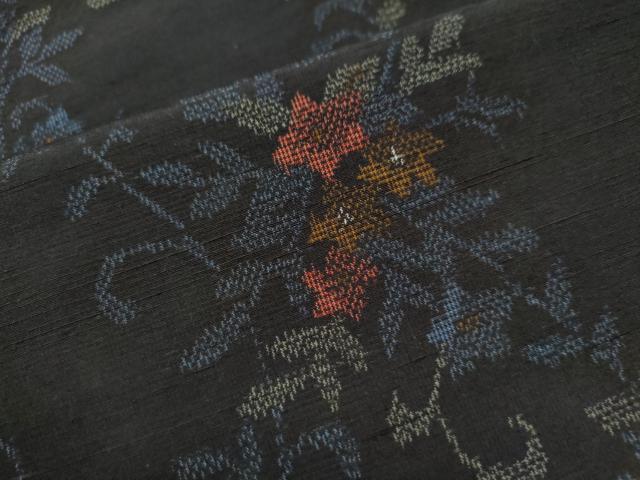 平和屋着物●上質な紬 花唐草文 黒地 正絹 逸品 未使用 CAAU1992yc