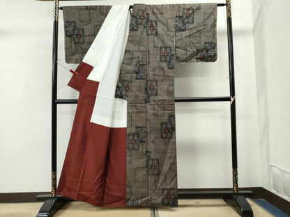 平和屋着物●本場大島紬　7マルキ　色紙重ね花唐草文　正絹　逸品　未使用　CAAU1994yc