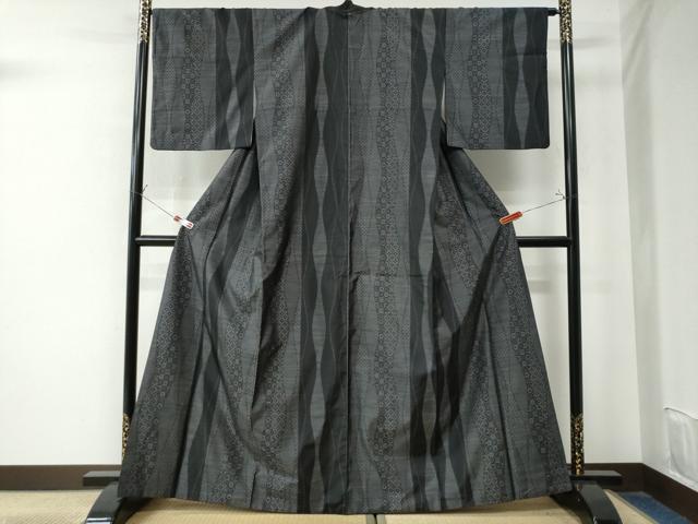 平和屋着物●本場大島紬　立涌吉祥花文　正絹　逸品　CAAU2007yc