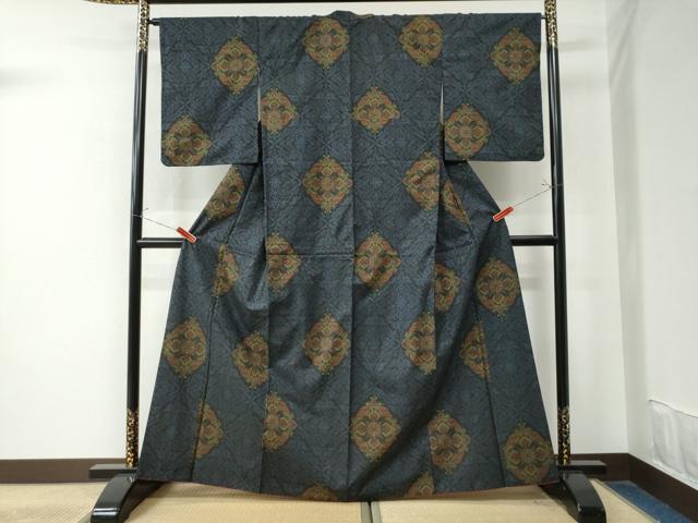 平和屋着物●本場大島紬 7マルキ 菱吉祥花唐草文 正絹 逸品 CAAU2010yc