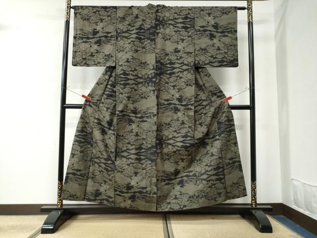 平和屋着物●本場大島紬 9マルキ 樹林風景文 正絹 逸品 CAAU2095yc
