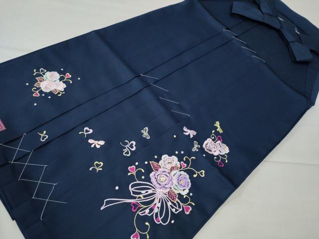 平和屋着物●女性 行灯袴 総刺繍 花唐草文 留紺色 卒業式 洗える着物 未使用 CAAU2292yc