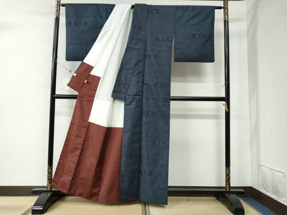 平和屋着物●本場大島紬 7マルキ 短冊草花文 まるやま扱い 正絹 逸品 CAAU2231yc