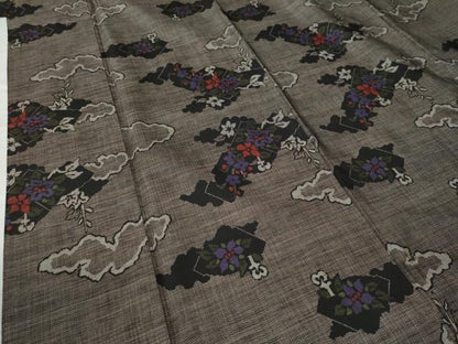 平和屋着物●本場大島紬 9マルキ 雲取り破れ色紙草花文 正絹 逸品 CAAU2379yc