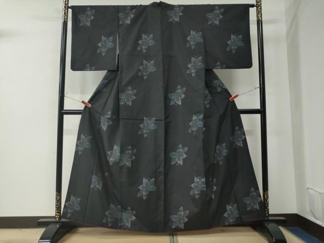 平和屋着物●本場大島紬　地空き　舞花文　正絹　逸品　CAAU2585yc