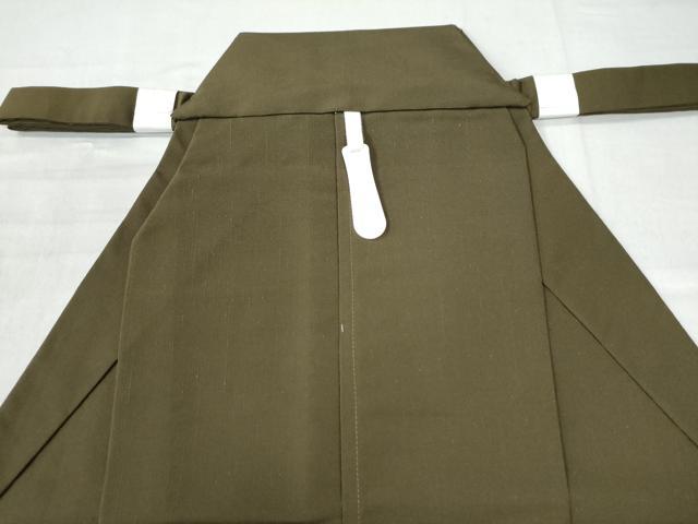 平和屋着物●男性　馬乗り袴　茶席　訪問袴　寿峯作　福寿織　色無地　国防色　反端付き　正絹　逸品　未使用　CAAU2661yc