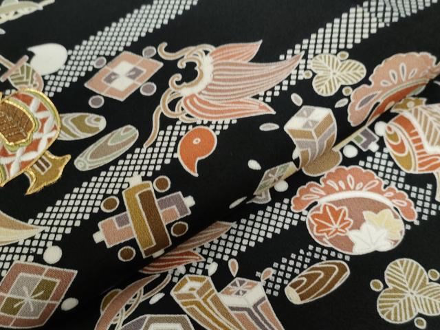 平和屋着物●創業460年・千總　黒留袖　駒刺繍　エ霞遠山宝尽くし吉祥文　金糸　正絹　逸品　CAAU2683yc