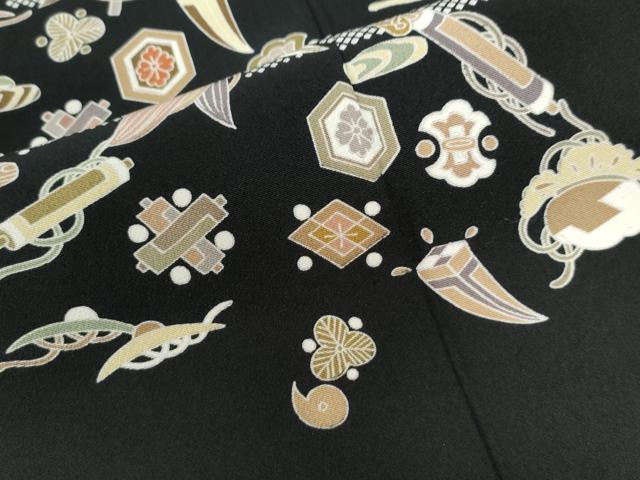平和屋着物●創業460年・千總　黒留袖　駒刺繍　エ霞遠山宝尽くし吉祥文　金糸　正絹　逸品　CAAU2683yc