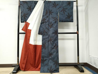平和屋着物●本場大島紬 7マルキ 唐草文 正絹 逸品 CAAU2716yc