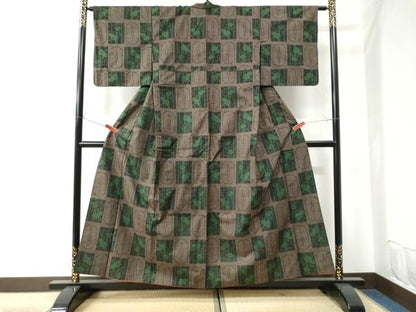 平和屋着物●本場大島紬　7マルキ　変わり市松吉祥蔦の葉文　正絹　逸品　CAAU2724yc