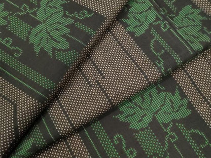 平和屋着物●本場大島紬　7マルキ　変わり市松吉祥蔦の葉文　正絹　逸品　CAAU2724yc