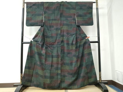 平和屋着物●本場結城紬　重要無形文化財　80亀甲　エ霞文　正絹　逸品　CABE8405ycm