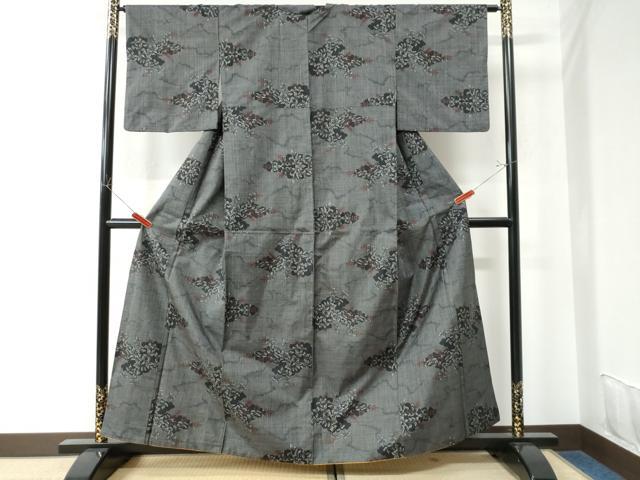 平和屋着物●本場大島紬 7マルキ 雲取り枝花文 正絹 逸品 CAAU2888yc