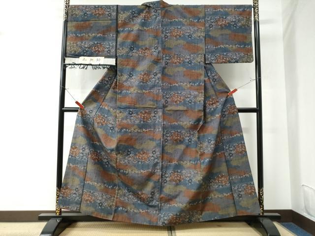 平和屋着物●山北紬 雲重ね花唐草文 反端付き 正絹 逸品 CAAU2988yc