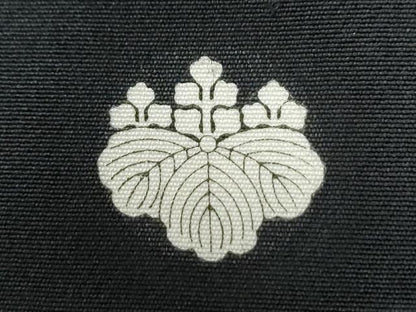 平和屋着物●豪華黒留袖 作家物 刺繍 貝紫 鬘帯鳳凰花唐草文 暈し染め 金彩 正絹 逸品 CAAU3048yc