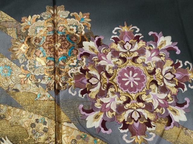 平和屋着物●豪華黒留袖 作家物 刺繍 貝紫 鬘帯鳳凰花唐草文 暈し染め 金彩 正絹 逸品 CAAU3048yc