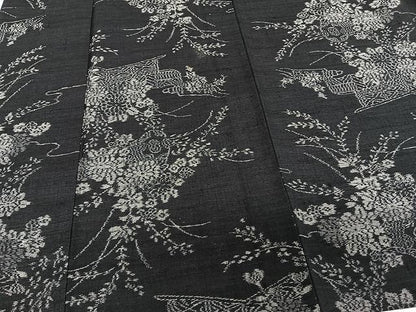 平和屋着物▽上質な紬　単衣　草花文　黒地　正絹　逸品　CAAU3900xi