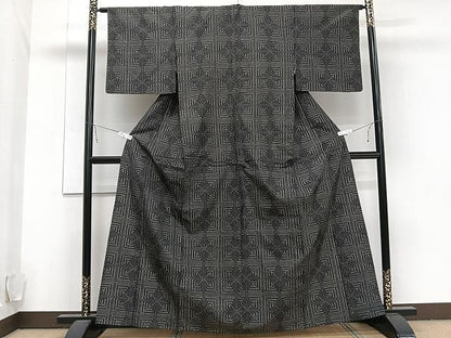 平和屋着物▽上質な紬 単衣 幾何学文 黒地 正絹 逸品 CAAU3912xi